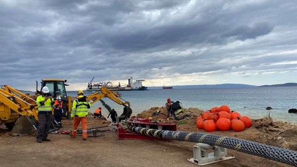 Χατζηδάκης: Ολοκληρώθηκαν οι εργασίες πόντισης του υποβρύχιου καλωδίου Κρήτης – Πελοποννήσου από τον ΑΔΜΗΕ