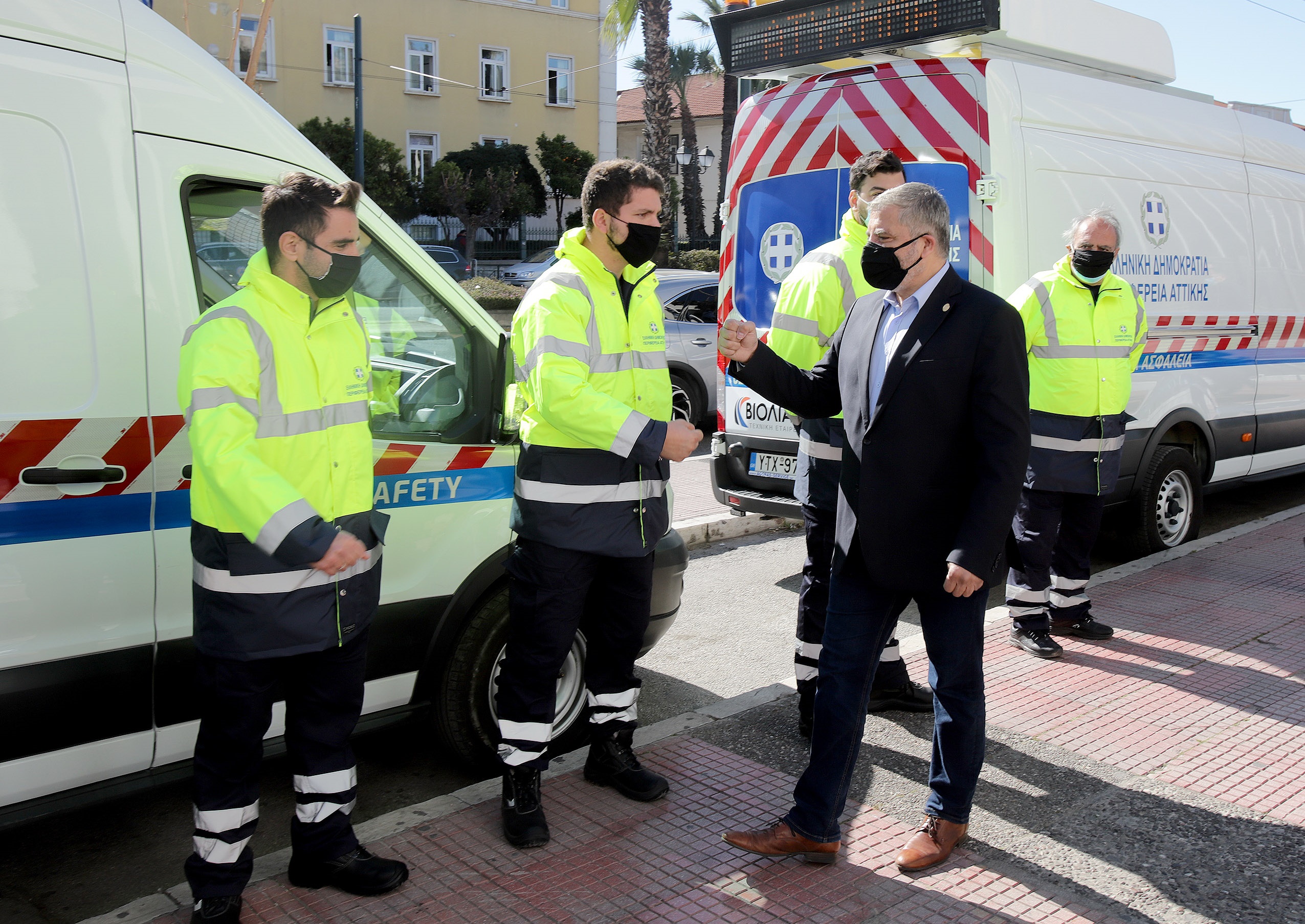 Περιφέρεια Αττικής: Φωτοβολταϊκά φανάρια στη Βάρης – Κορωπίου