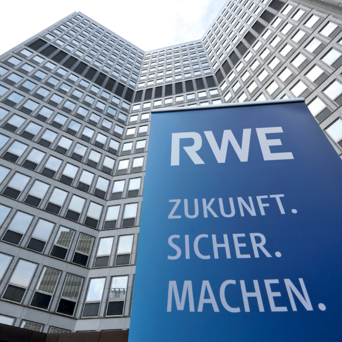 RWE: Δεν σχεδιάζει να σταματήσει τις δραστηριότητές της με βάση τα ορυκτά καύσιμα