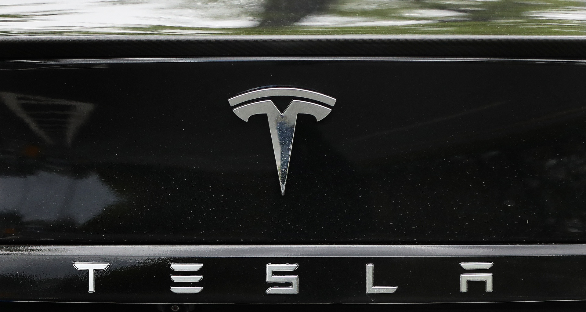 Η Tesla αναπτύσσει πλατφόρμα δεδομένων για ιδιοκτήτες αυτοκινήτων στην Κίνα