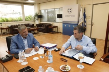 Συνάντηση Γ. Πατούλη με τον Δήμαρχο Καλλιθέας - Στο επίκεντρο τα έργα ανάπλασης του παράκτιου μετώπου και έργα υποδομών στην Καλλιθέα