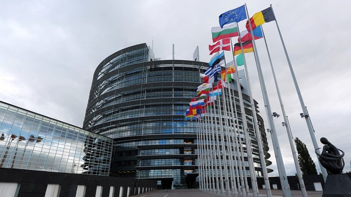 ΕΕ: Το Ευρωπαϊκό Κοινοβούλιο επικυρώνει τους κανόνες για τις βιώσιμες επενδύσεις