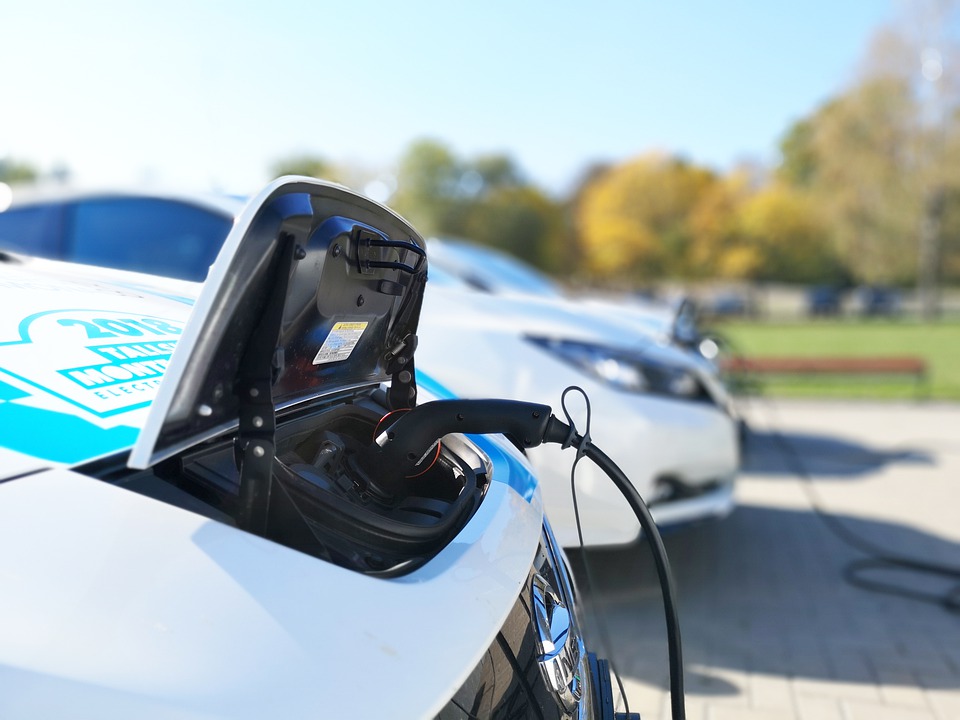 ΕΕ: Ενίσχυση της βιομηχανίας ηλεκτρικών μπαταριών αυτοκινήτων