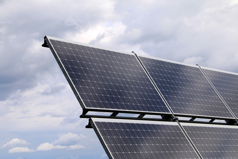 Συνεργασία της Sol Systems με τη Microsoft για την ανάπτυξη ηλιακών έργων 500 MW