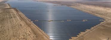 Κοινοπραξία EDF και Jinko Power: Ανέλαβε την κατασκευή του μεγαλύτερου ηλιακού πάρκου στον κόσμο στο Άμπου Ντάμπι