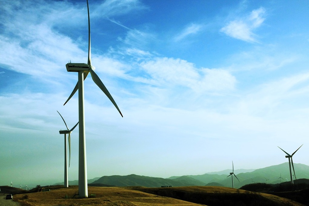 Τέρνα Ενεργειακή: Το πράσινο project της στον Άη Στράτη και ο ρόλος της Tesla